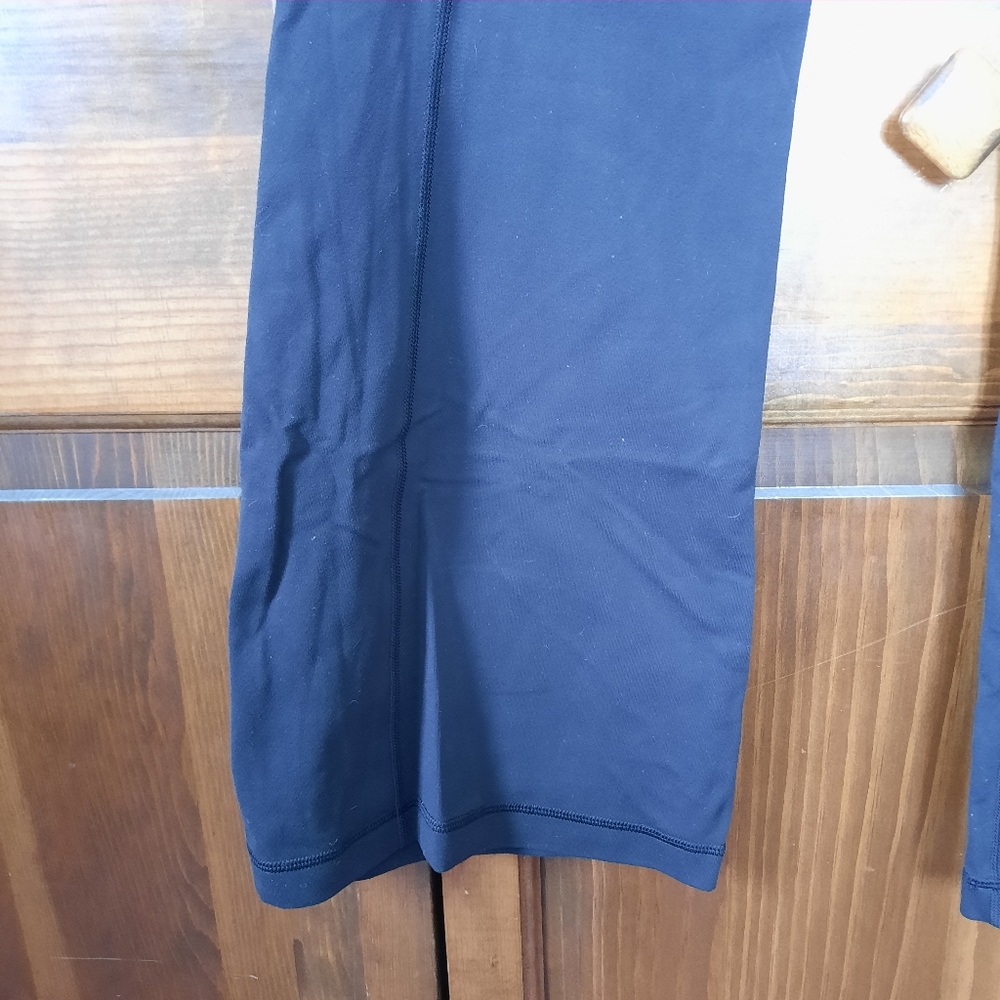Lululemon Black Reversible Low-Rise Flared Yoga Workout Pants Leggings Size 10 - Picture 8 of 9